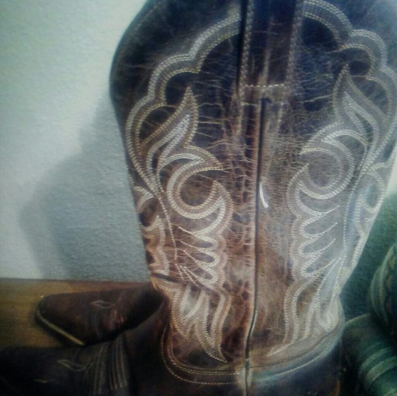 Boots - Picture 3 of 3